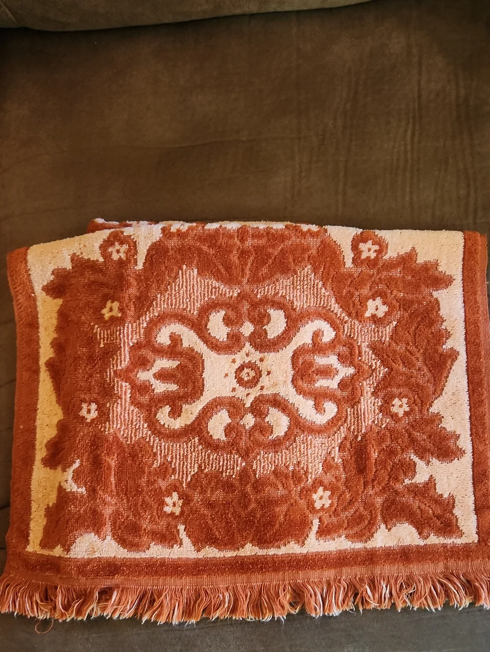 2 Vtg Tastemaker Orange Peach Sculpted Reversible Floral Hand Towels